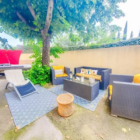Holiday home Maisonnette Avec Exterieur Avec Parking